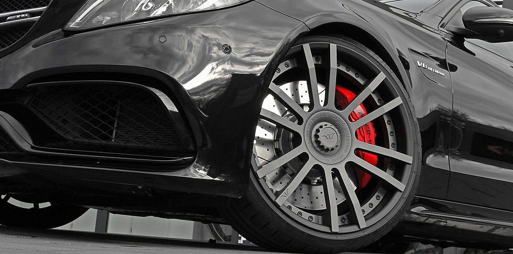 Mercedes C63 AMG Kombi mit 9,5+10,5×20 F.I.W.E. ultralight forged Felgen
